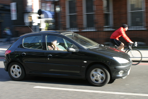 Driving while distracted with cellphone